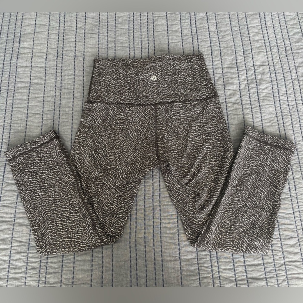 RARE Lululemon align high waisted leggings size 4 25"